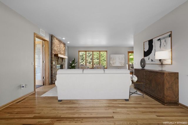 212 APPLE BLOSSOM LANE, Manitowoc, WI 54220