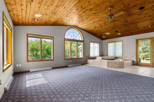 212 APPLE BLOSSOM LANE, Manitowoc, WI 54220