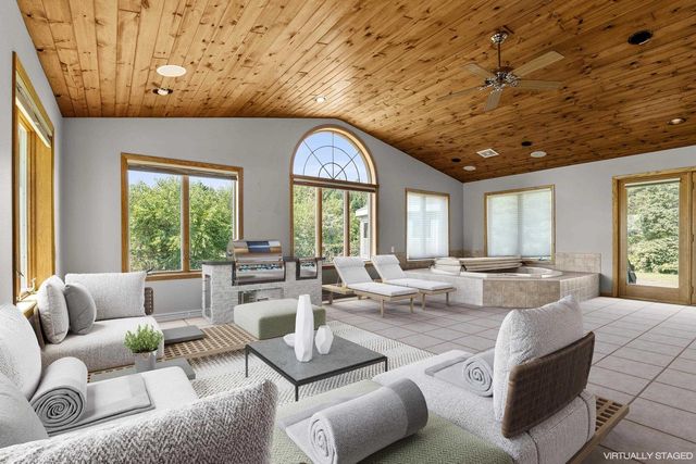 212 APPLE BLOSSOM LANE, Manitowoc, WI 54220