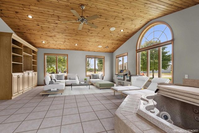 212 APPLE BLOSSOM LANE, Manitowoc, WI 54220