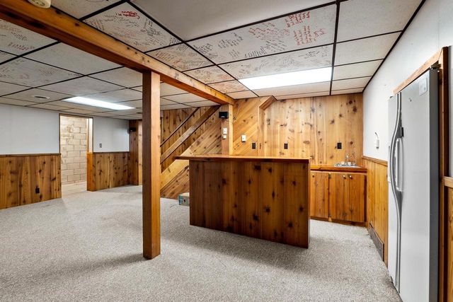 212 APPLE BLOSSOM LANE, Manitowoc, WI 54220