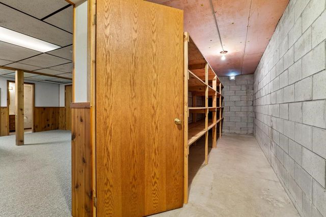 212 APPLE BLOSSOM LANE, Manitowoc, WI 54220