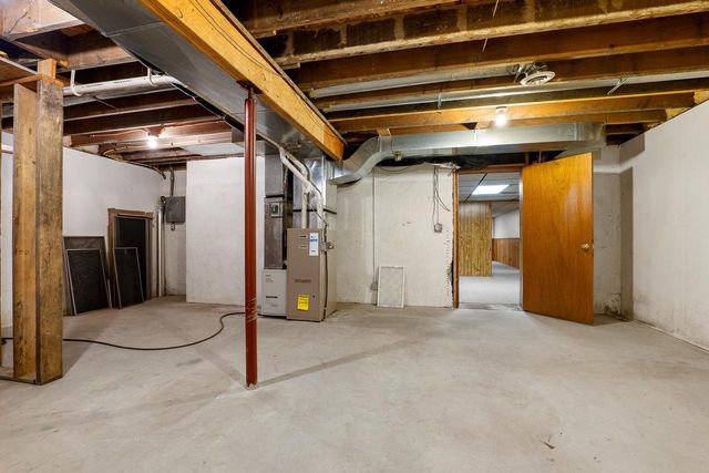 212 APPLE BLOSSOM LANE, Manitowoc, WI 54220