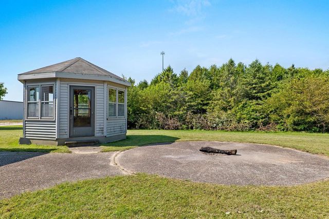 212 APPLE BLOSSOM LANE, Manitowoc, WI 54220