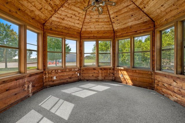 212 APPLE BLOSSOM LANE, Manitowoc, WI 54220