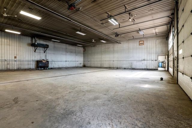 212 APPLE BLOSSOM LANE, Manitowoc, WI 54220