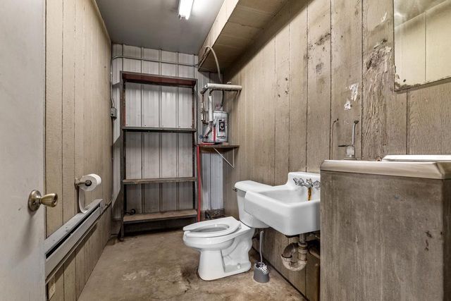 212 APPLE BLOSSOM LANE, Manitowoc, WI 54220