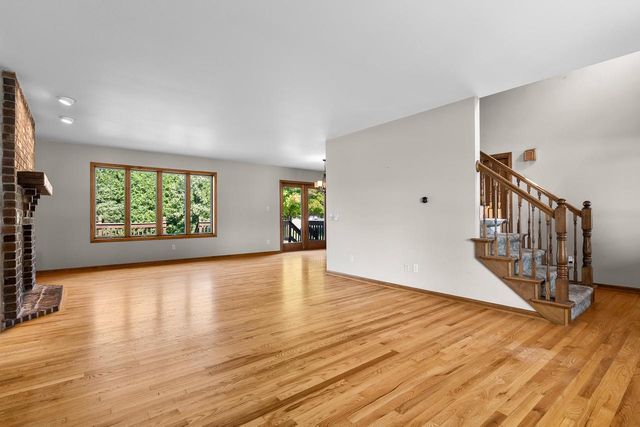 212 APPLE BLOSSOM LANE, Manitowoc, WI 54220