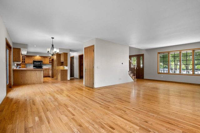 212 APPLE BLOSSOM LANE, Manitowoc, WI 54220