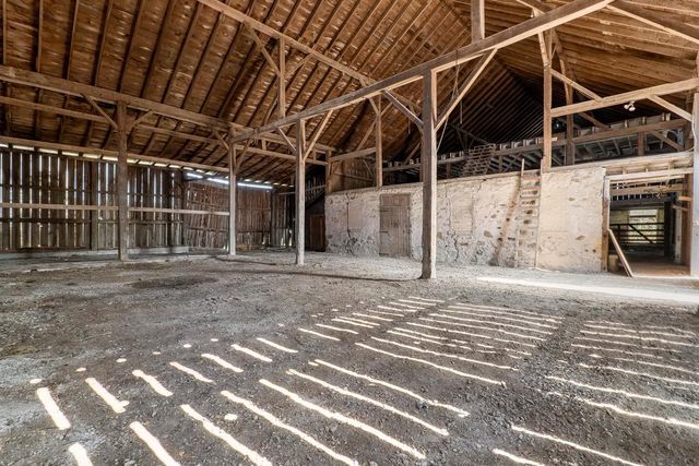 212 APPLE BLOSSOM LANE, Manitowoc, WI 54220