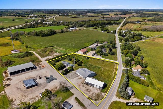 212 APPLE BLOSSOM LANE, Manitowoc, WI 54220