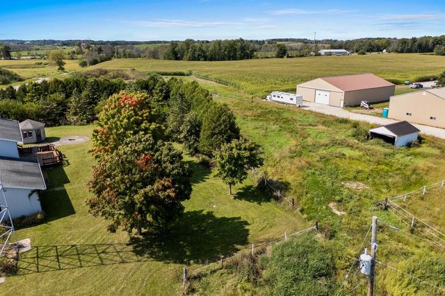 212 APPLE BLOSSOM LANE, Manitowoc, WI 54220