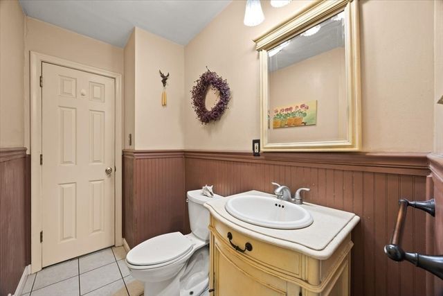 11 Longview Rd, Brockton, MA 02301