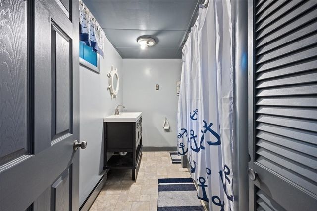 11 Longview Rd, Brockton, MA 02301