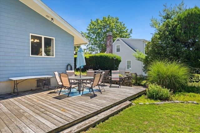 11 Longview Rd, Brockton, MA 02301
