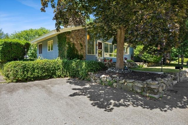 11 Longview Rd, Brockton, MA 02301