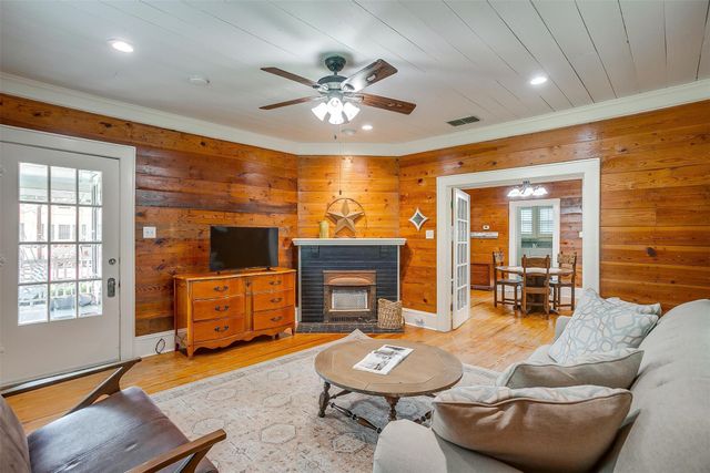 501 W Parks Avenue, Waxahachie, TX 75165