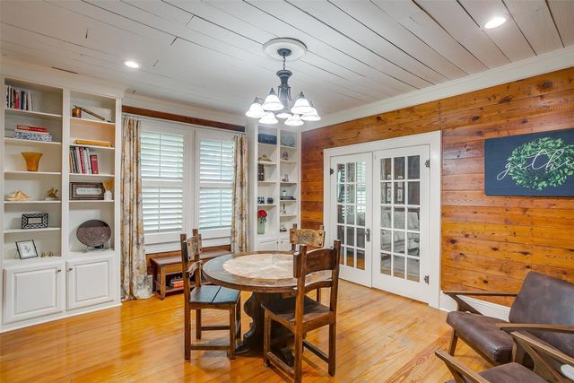 501 W Parks Avenue, Waxahachie, TX 75165