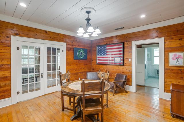 501 W Parks Avenue, Waxahachie, TX 75165
