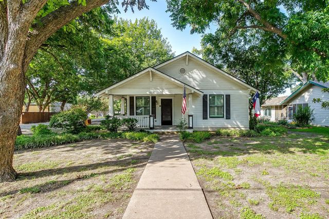 501 W Parks Avenue, Waxahachie, TX 75165
