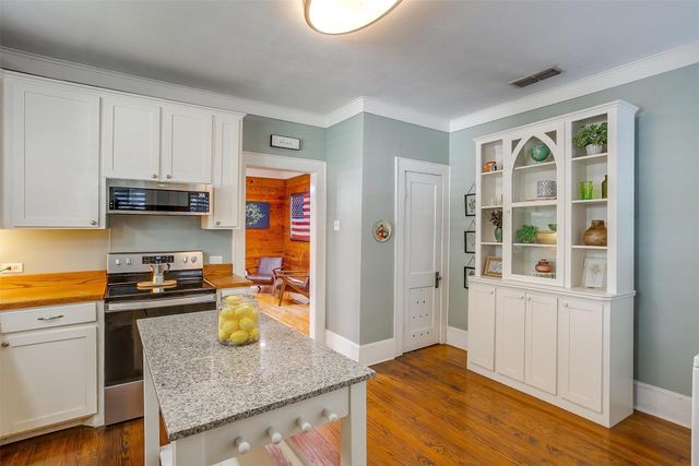 501 W Parks Avenue, Waxahachie, TX 75165