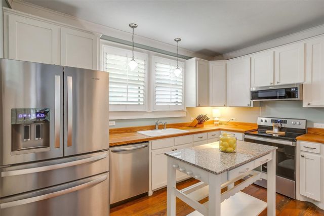 501 W Parks Avenue, Waxahachie, TX 75165