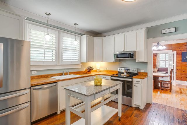 501 W Parks Avenue, Waxahachie, TX 75165
