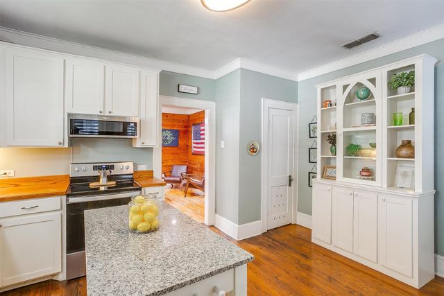 501 W Parks Avenue, Waxahachie, TX 75165