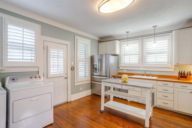 501 W Parks Avenue, Waxahachie, TX 75165