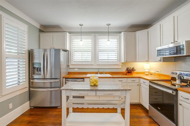 501 W Parks Avenue, Waxahachie, TX 75165