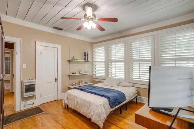 501 W Parks Avenue, Waxahachie, TX 75165