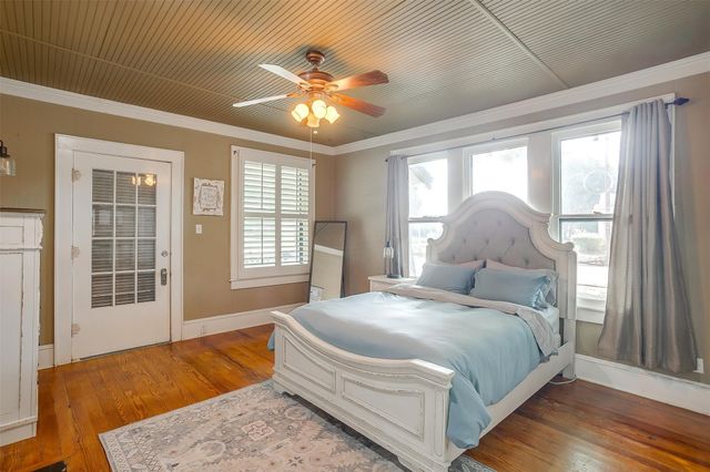 501 W Parks Avenue, Waxahachie, TX 75165