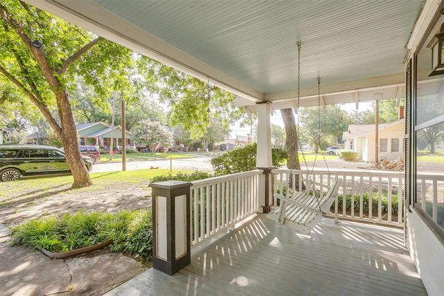 501 W Parks Avenue, Waxahachie, TX 75165