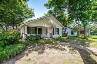 501 W Parks Avenue, Waxahachie, TX 75165