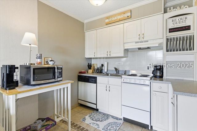 40 Folly Field Rd Apt C236, Hilton Head Island, SC 29928