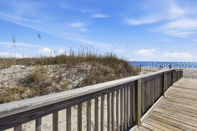 40 Folly Field Rd Apt C236, Hilton Head Island, SC 29928