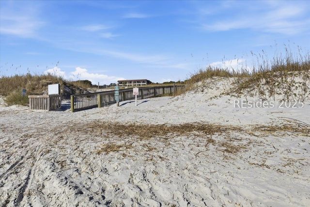 40 Folly Field Rd Apt C236, Hilton Head Island, SC 29928