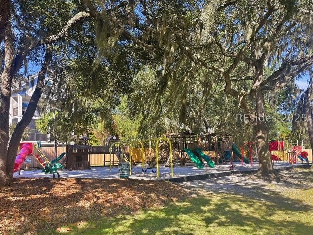 40 Folly Field Rd Apt C236, Hilton Head Island, SC 29928