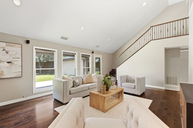 237 Woodcrest Drive, Richardson, TX 75080