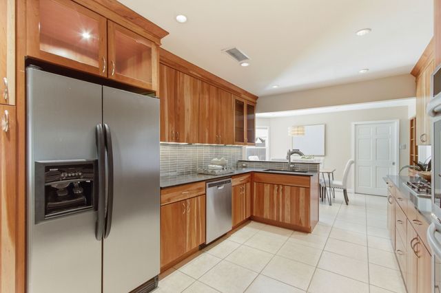 237 Woodcrest Drive, Richardson, TX 75080