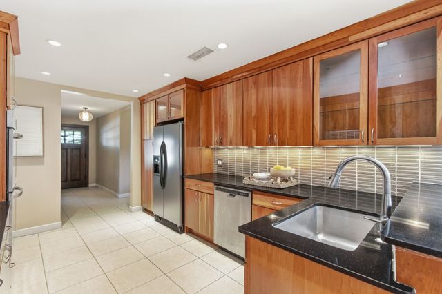 237 Woodcrest Drive, Richardson, TX 75080