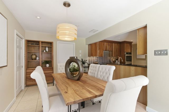 237 Woodcrest Drive, Richardson, TX 75080