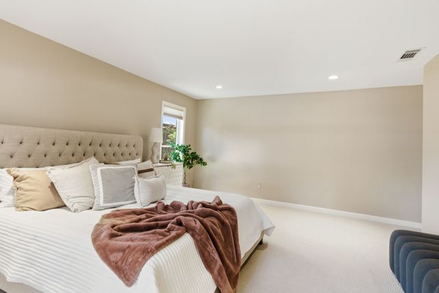 237 Woodcrest Drive, Richardson, TX 75080