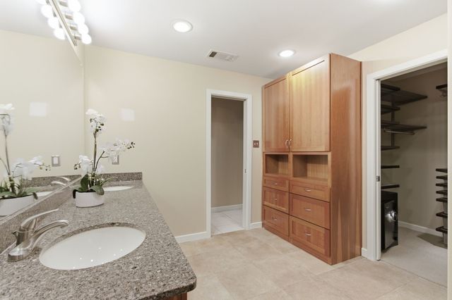 237 Woodcrest Drive, Richardson, TX 75080