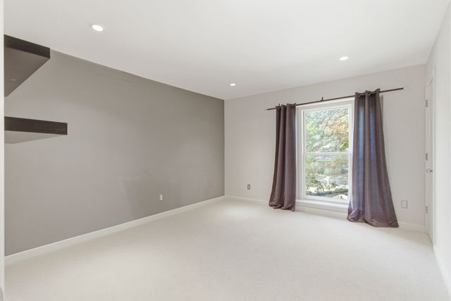 237 Woodcrest Drive, Richardson, TX 75080