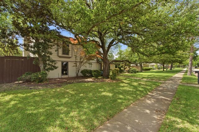 237 Woodcrest Drive, Richardson, TX 75080