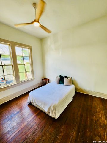 824 N PINE ST, San Antonio, TX 78202