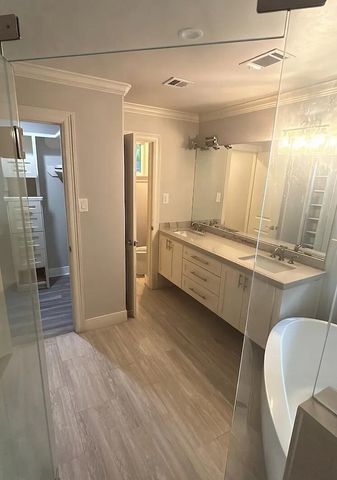 11007 Hillcroft Avenue, Houston, TX 77096