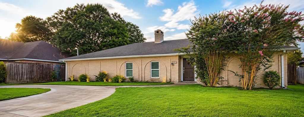 11007 Hillcroft Avenue, Houston, TX 77096