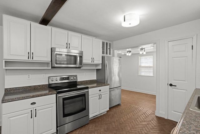 1001 Horseshoe Dr, Nashville, TN 37216